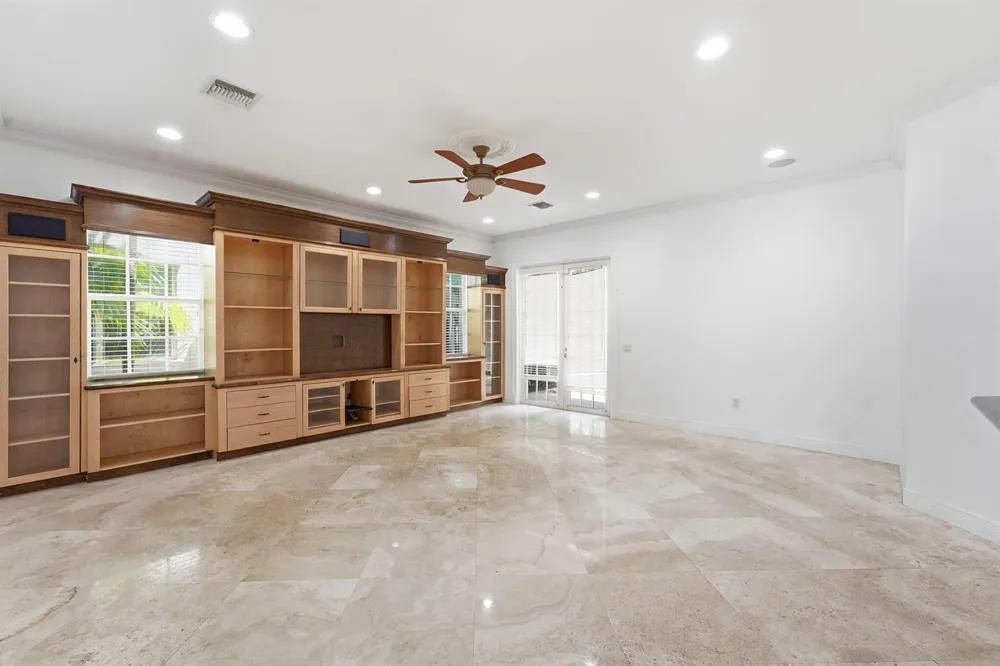 400 NE 8th Avenue Fort Lauderdale, FL 33301