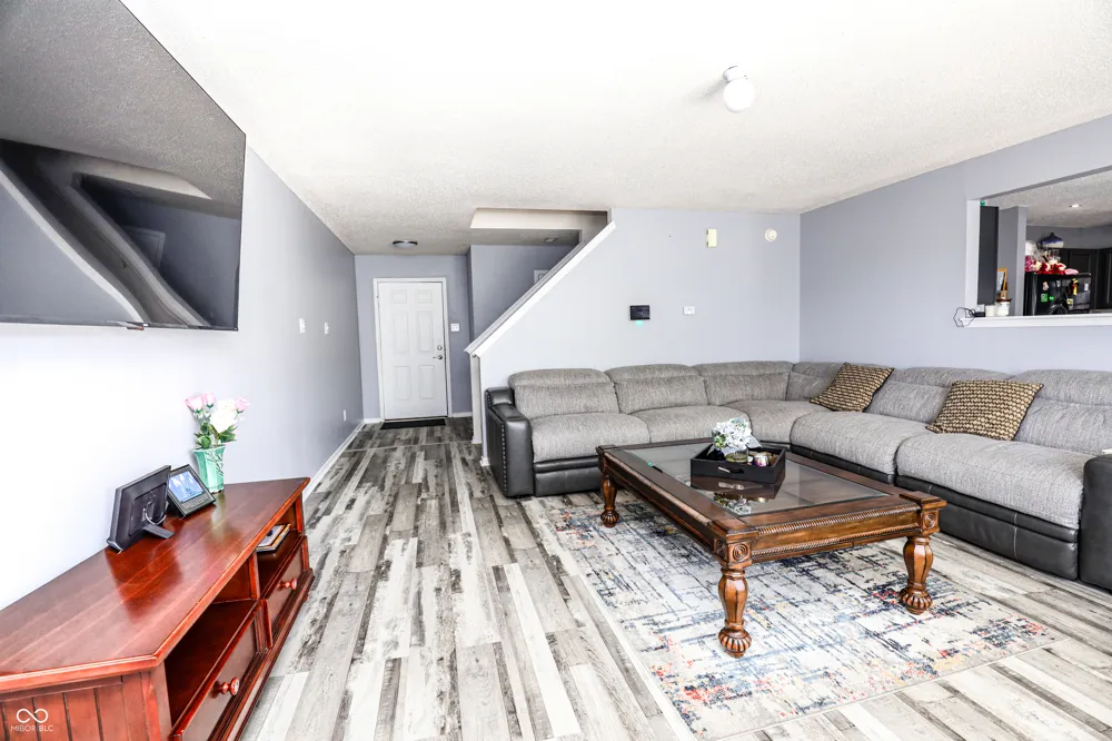 11505 Presidio Drive Indianapolis, IN 46235