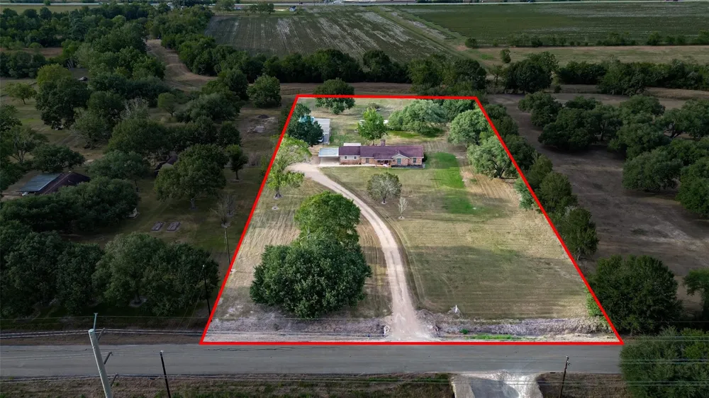 10704 Buls Road East Bernard, TX 77435