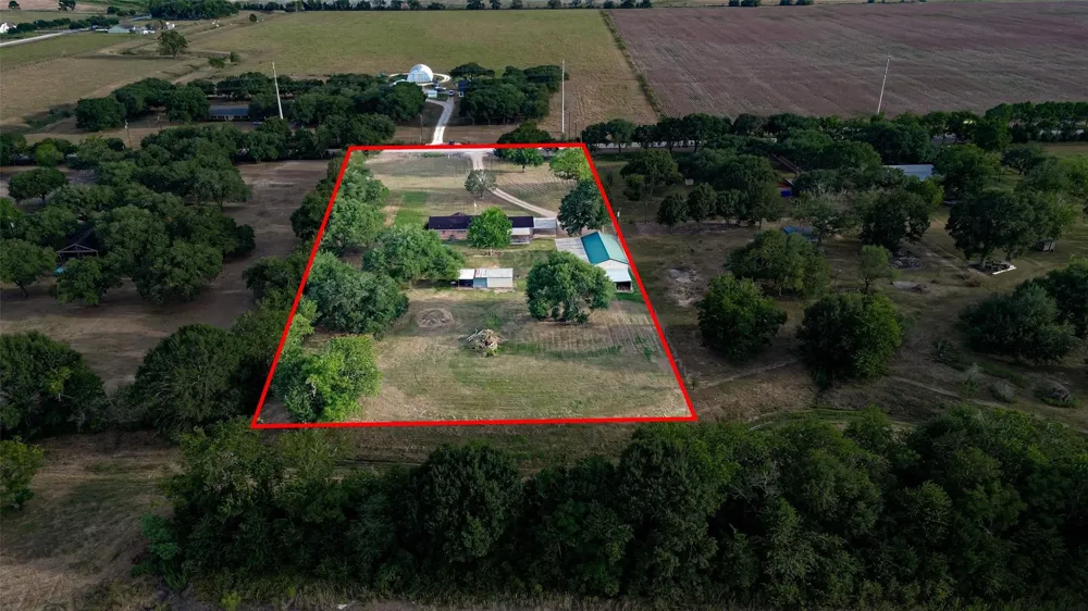 10704 Buls Road East Bernard, TX 77435