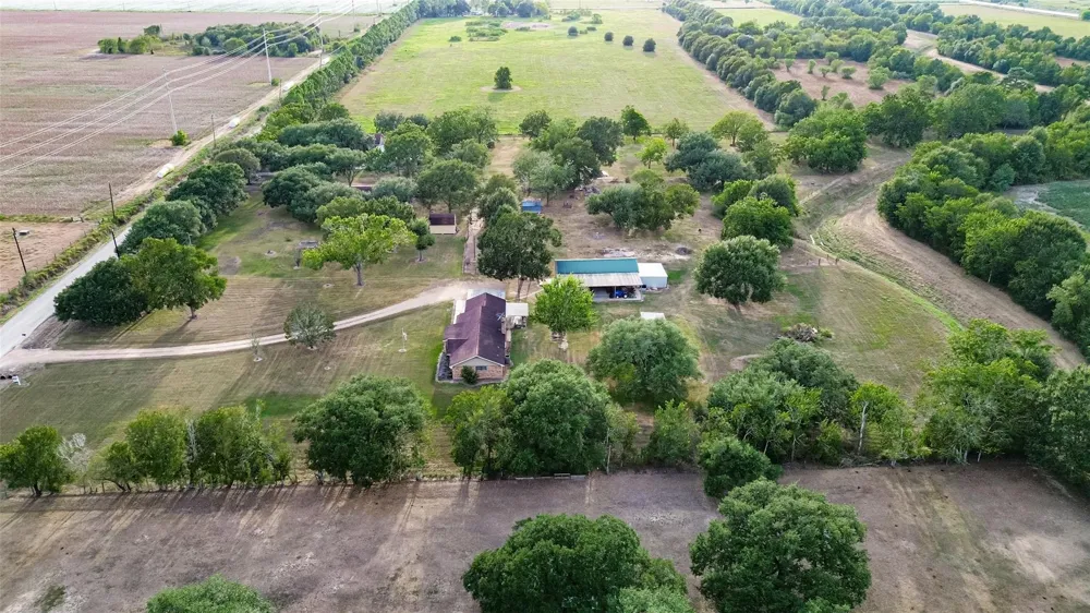 10704 Buls Road East Bernard, TX 77435