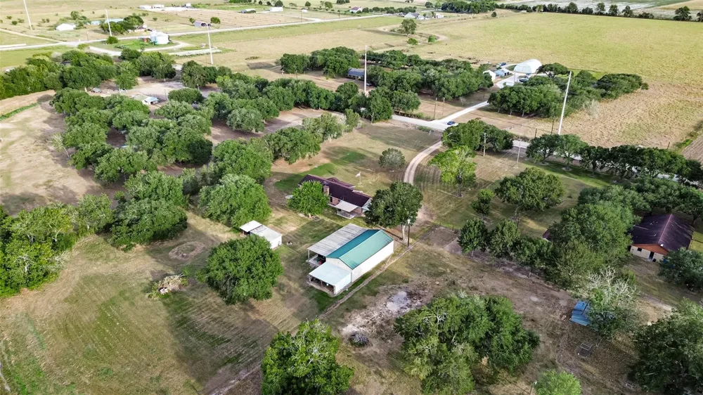 10704 Buls Road East Bernard, TX 77435