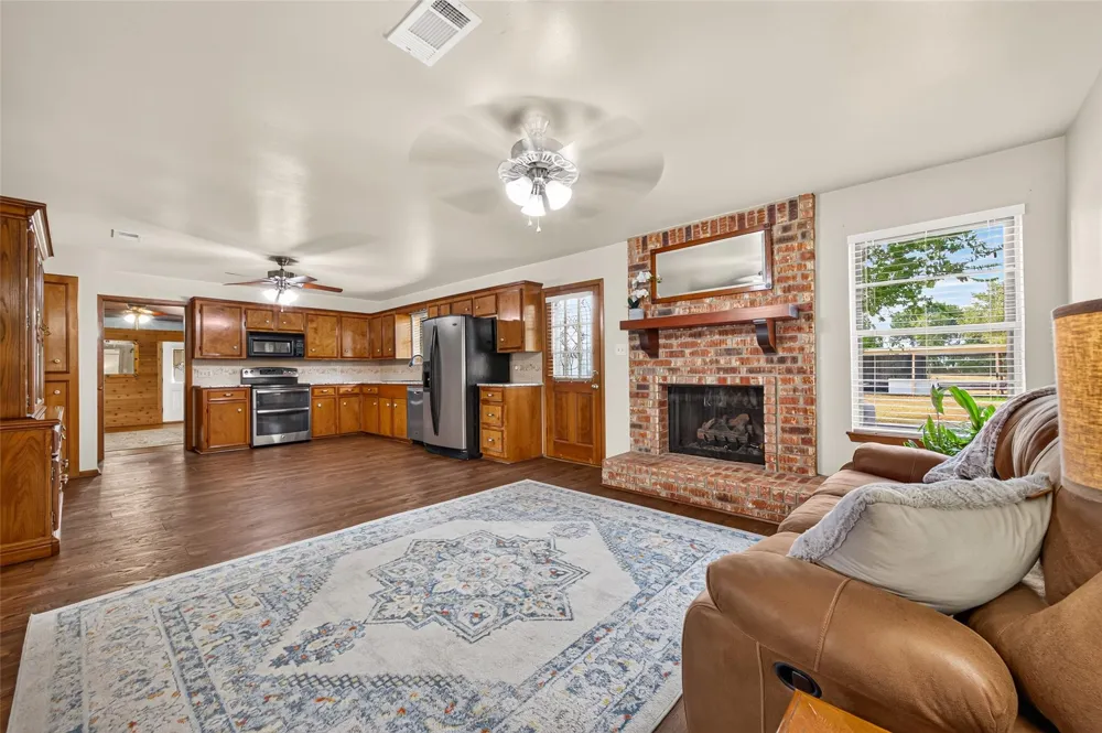 10704 Buls Road East Bernard, TX 77435