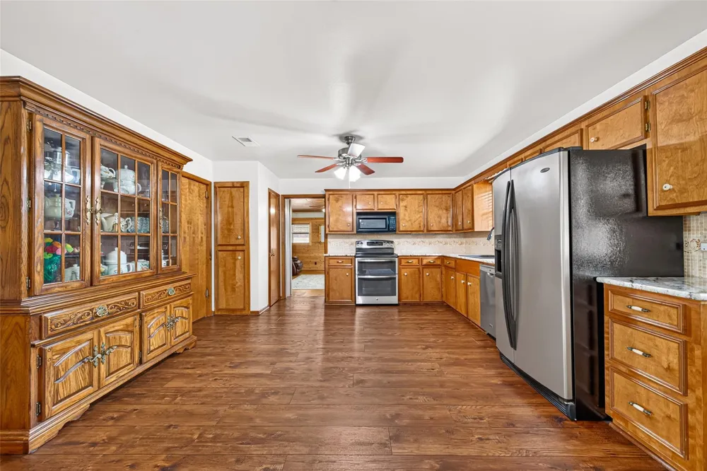 10704 Buls Road East Bernard, TX 77435