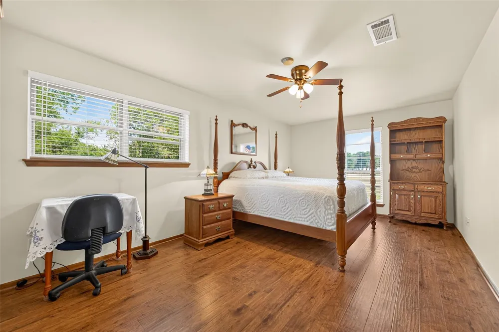 10704 Buls Road East Bernard, TX 77435