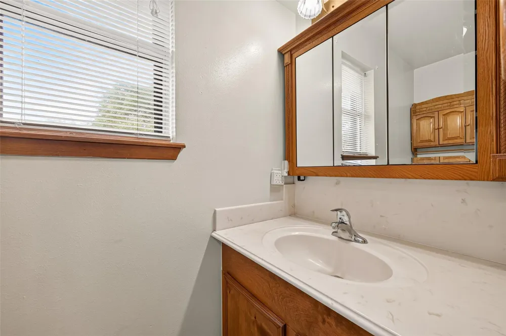 10704 Buls Road East Bernard, TX 77435