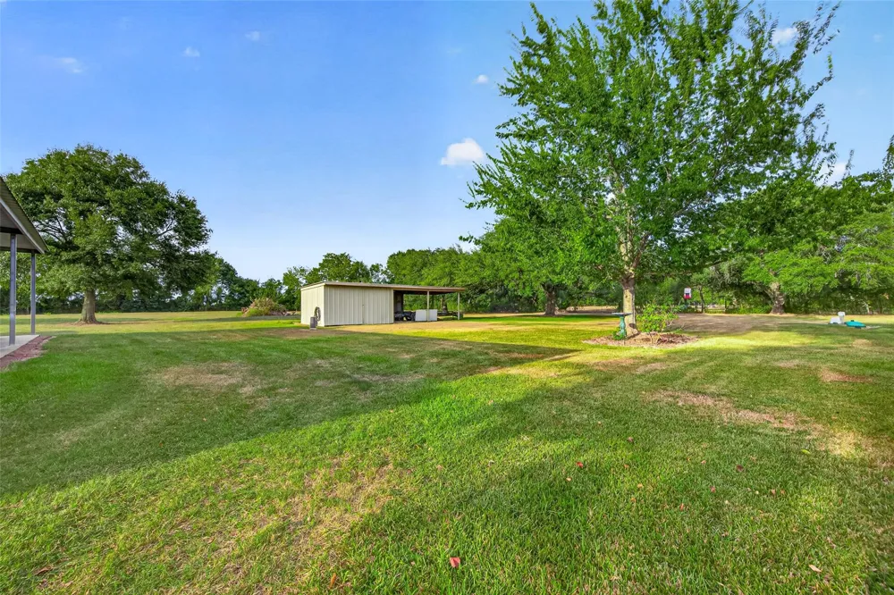 10704 Buls Road East Bernard, TX 77435