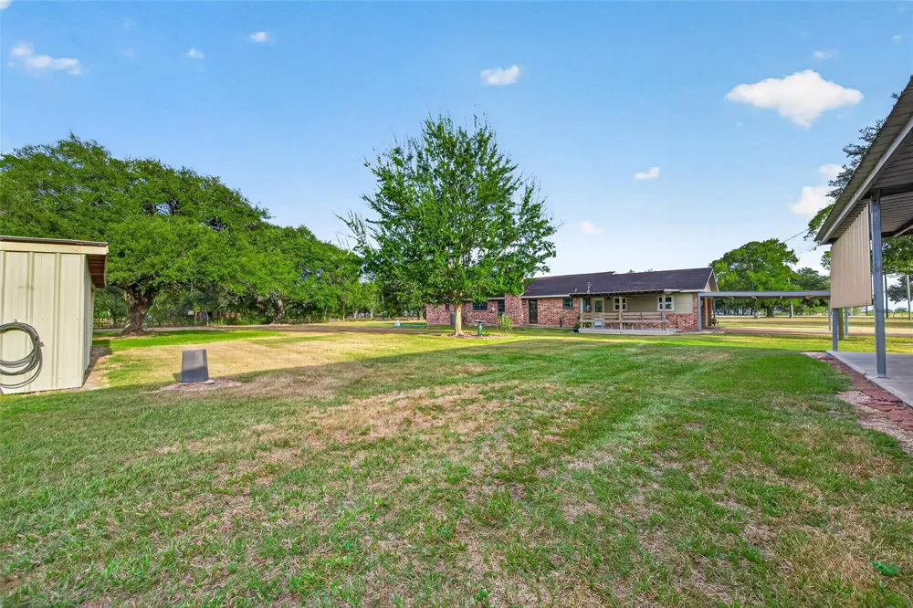 10704 Buls Road East Bernard, TX 77435