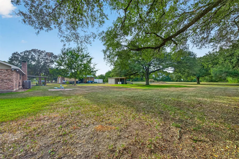 10704 Buls Road East Bernard, TX 77435