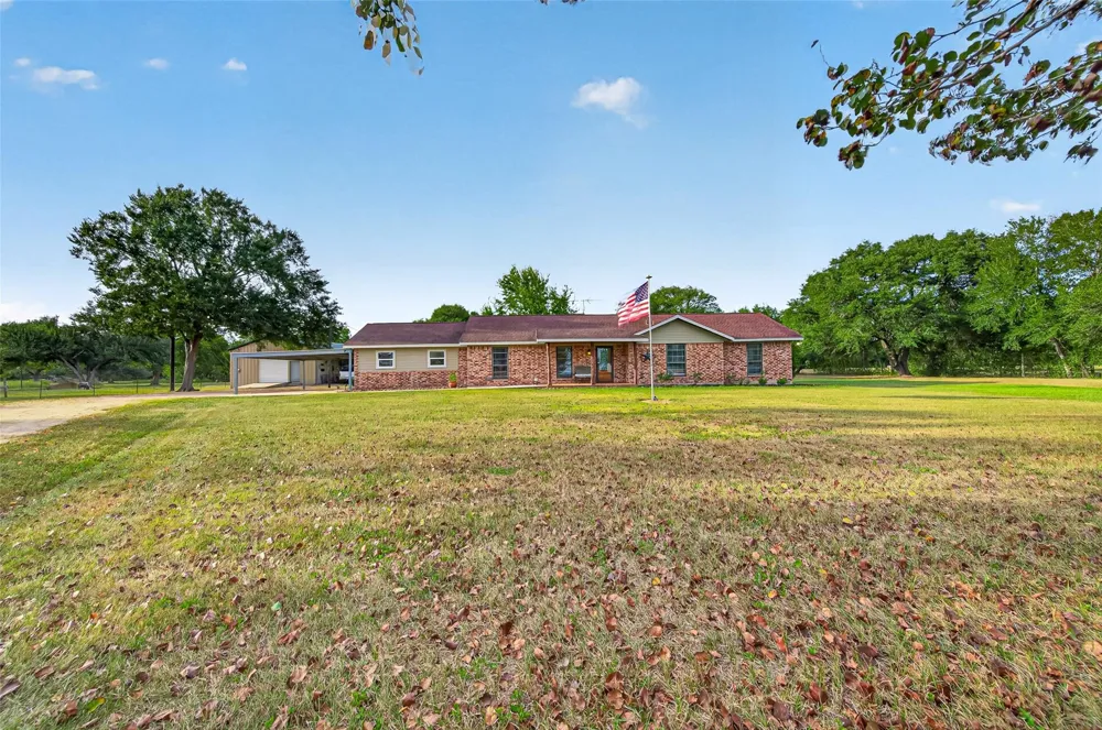 10704 Buls Road East Bernard, TX 77435