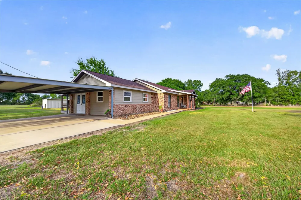 10704 Buls Road East Bernard, TX 77435