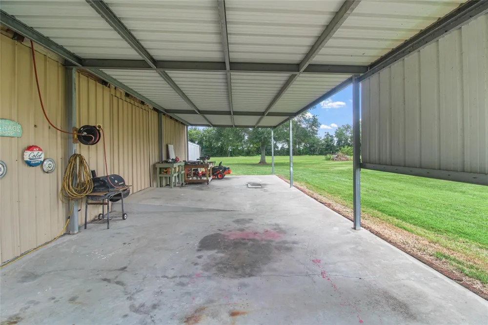 10704 Buls Road East Bernard, TX 77435