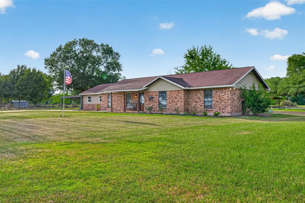 10704 Buls Road East Bernard, TX 77435