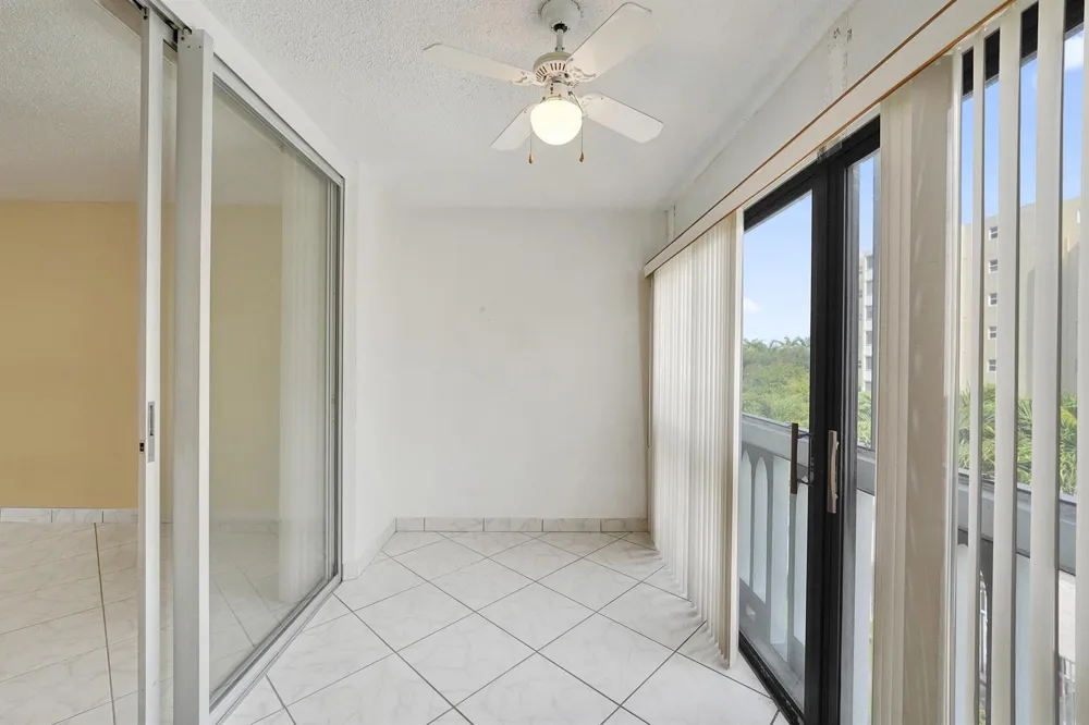 610 NE 12TH AVENUE #306 Hallandale Beach, FL 33009