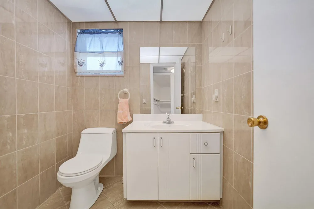 610 NE 12TH AVENUE #306 Hallandale Beach, FL 33009