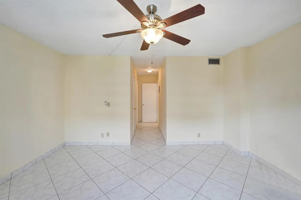 610 NE 12TH AVENUE #306 Hallandale Beach, FL 33009
