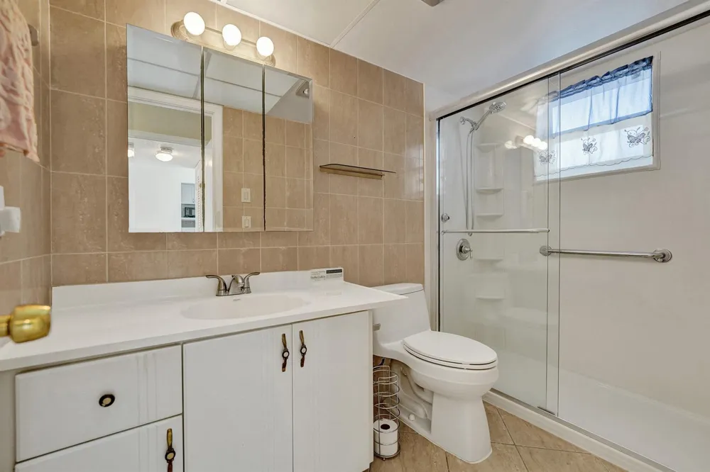 610 NE 12TH AVENUE #306 Hallandale Beach, FL 33009