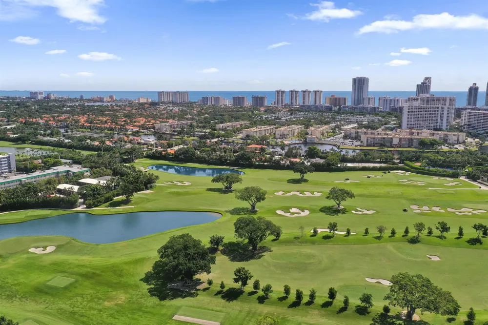 610 NE 12TH AVENUE #306 Hallandale Beach, FL 33009