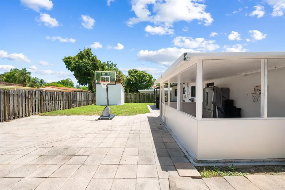 1032 SW 1ST TERRACE Pompano Beach, FL 33060