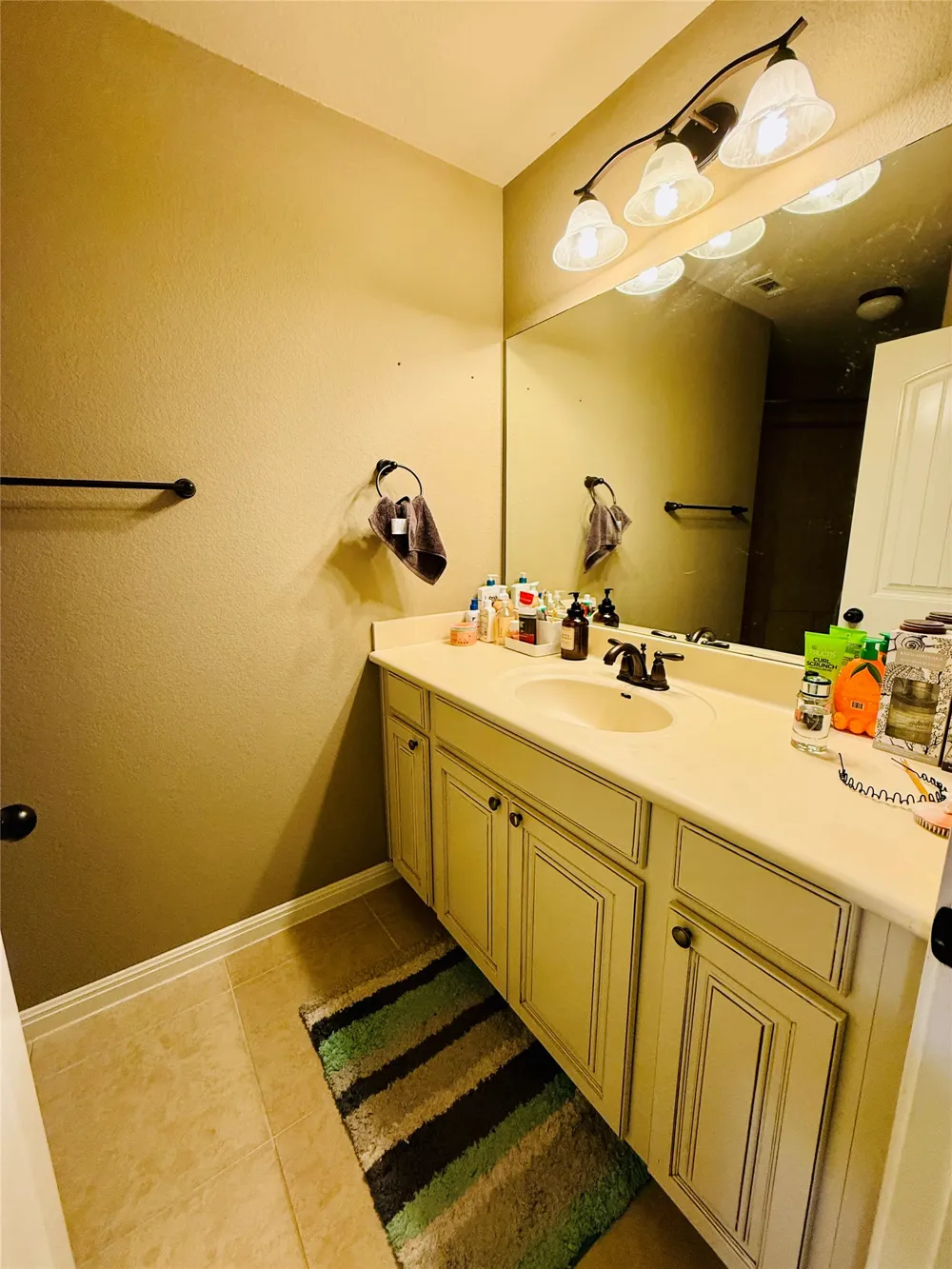209 Monahans Drive Georgetown, TX 78628