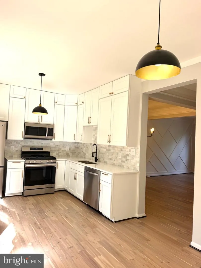 6968 MANAHOAC PLACE Gainesville, VA 20155