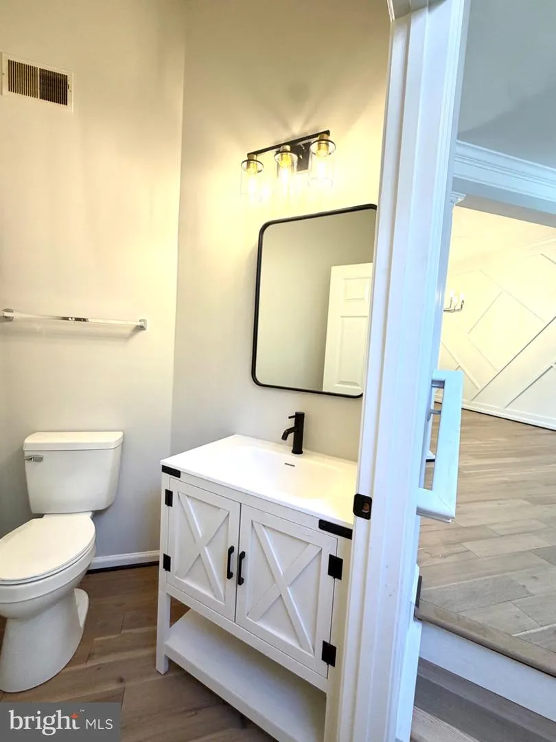 6968 MANAHOAC PLACE Gainesville, VA 20155