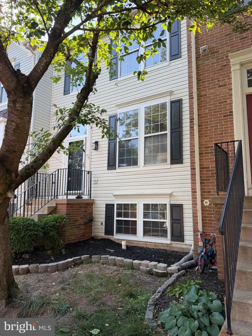 6968 MANAHOAC PLACE Gainesville, VA 20155