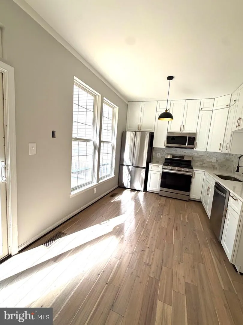 6968 MANAHOAC PLACE Gainesville, VA 20155
