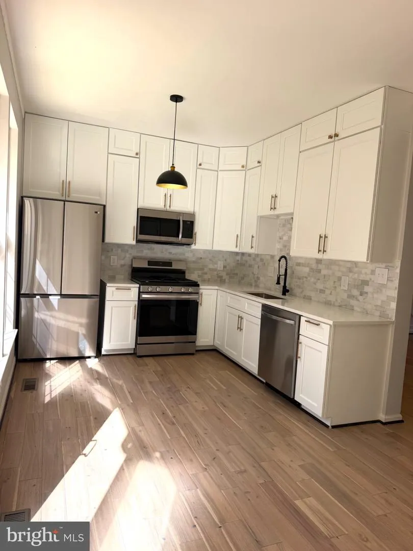 6968 MANAHOAC PLACE Gainesville, VA 20155