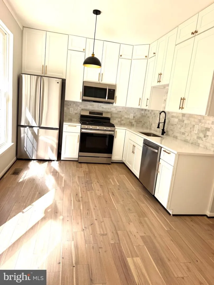 6968 MANAHOAC PLACE Gainesville, VA 20155