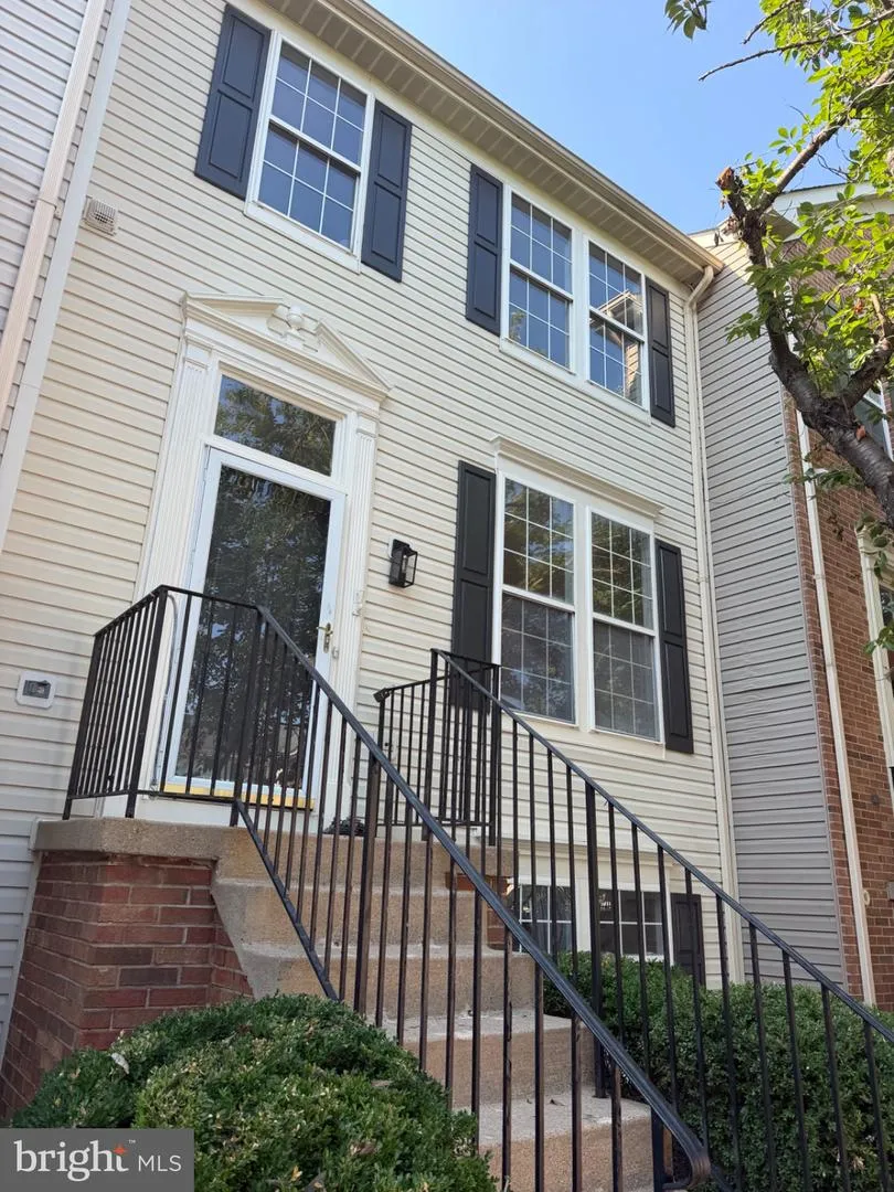 6968 MANAHOAC PLACE Gainesville, VA 20155
