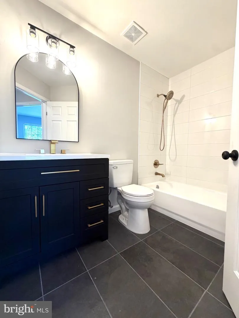 6968 MANAHOAC PLACE Gainesville, VA 20155