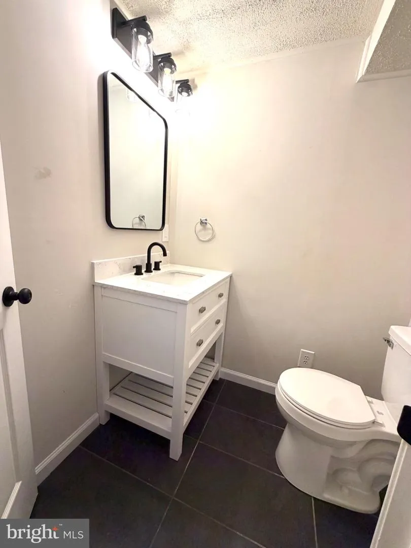 6968 MANAHOAC PLACE Gainesville, VA 20155