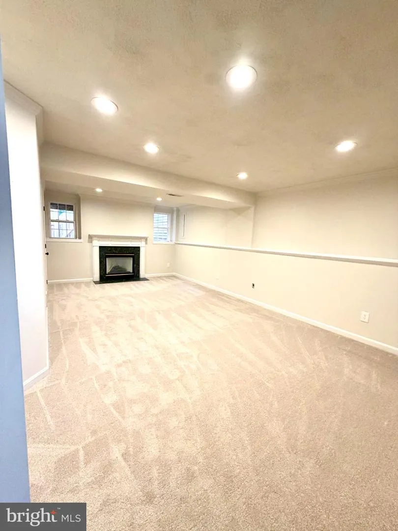 6968 MANAHOAC PLACE Gainesville, VA 20155