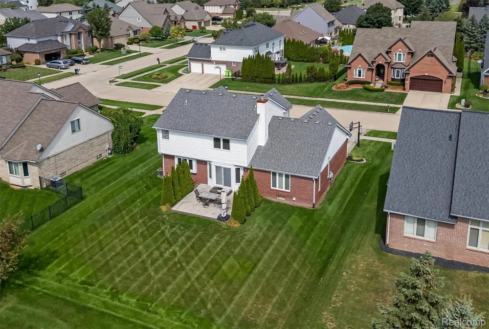 16016 Berry Lane Macomb Township, MI 48044