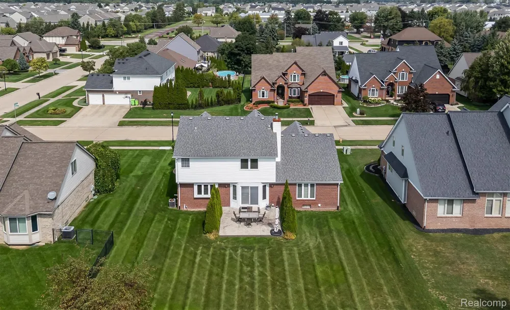 16016 Berry Lane Macomb Township, MI 48044