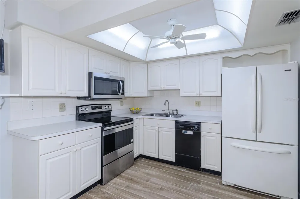 1139 ORANGE TREE CIRCLE E #A Palm Harbor, FL 34684