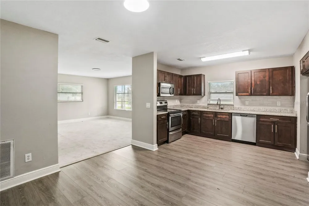 202 GAY ROAD Seffner, FL 33584