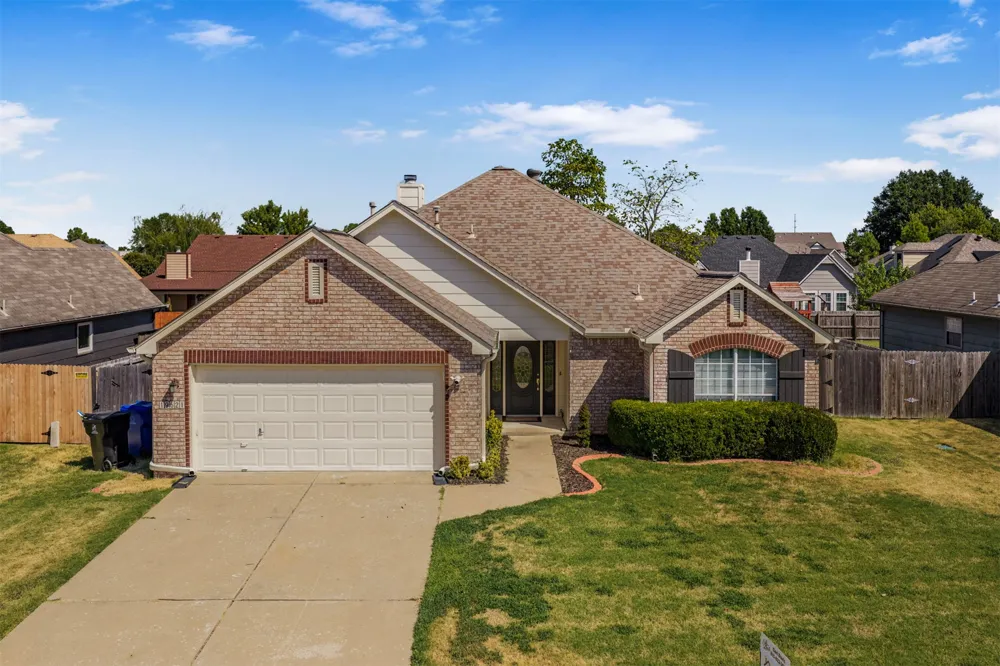 19621 E 39th Street S Broken Arrow, OK 74014