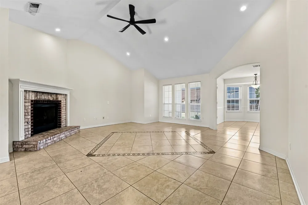 19621 E 39th Street S Broken Arrow, OK 74014