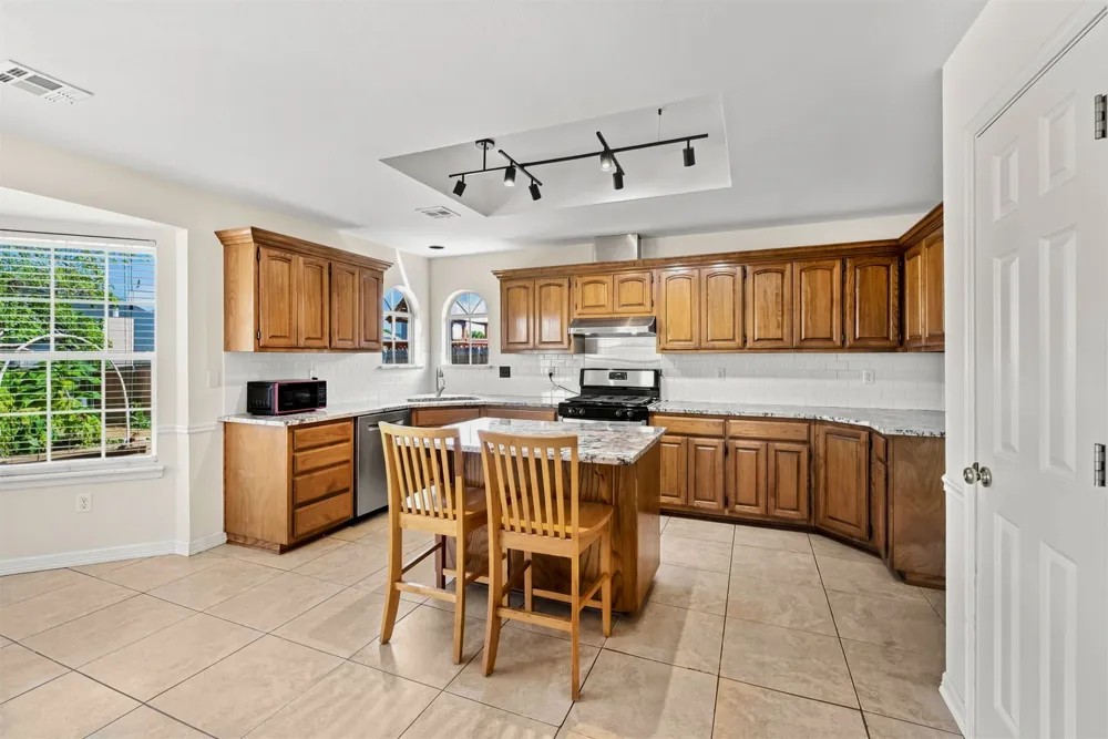 19621 E 39th Street S Broken Arrow, OK 74014