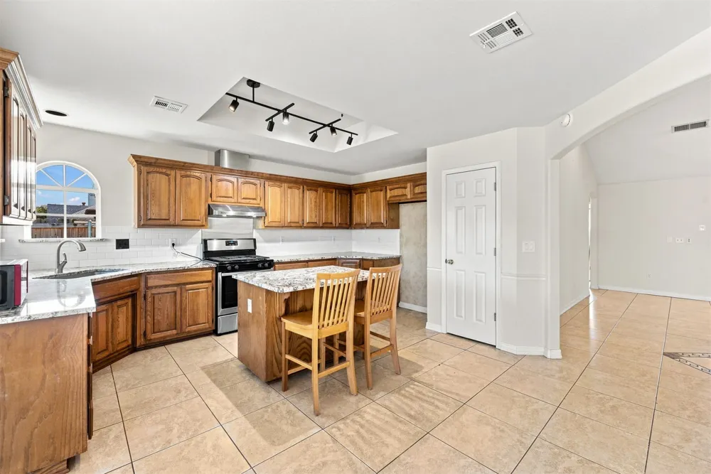19621 E 39th Street S Broken Arrow, OK 74014
