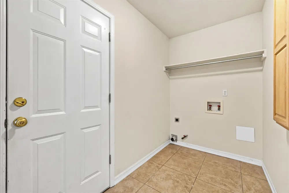 19621 E 39th Street S Broken Arrow, OK 74014