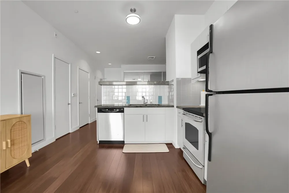 3810 Wilshire Boulevard #1009 Los Angeles, CA 90010