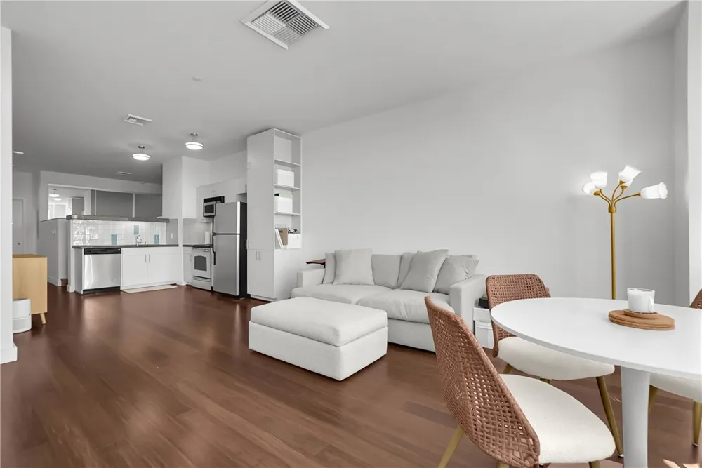3810 Wilshire Boulevard #1009 Los Angeles, CA 90010
