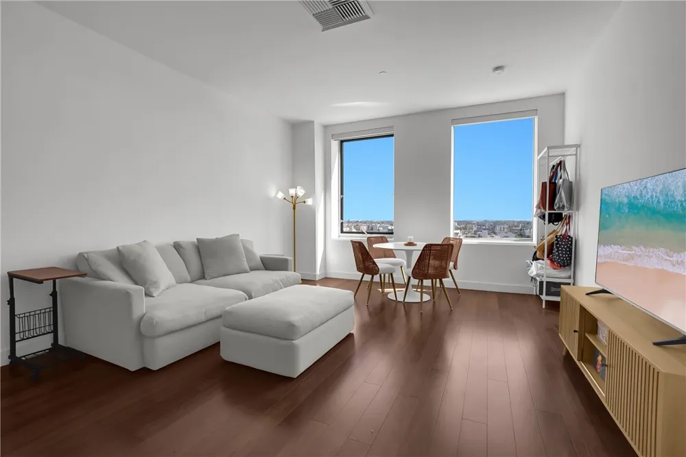3810 Wilshire Boulevard #1009 Los Angeles, CA 90010
