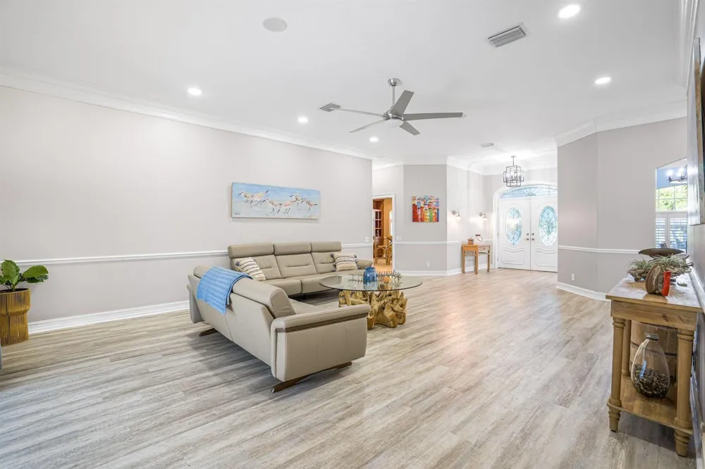 4390 2nd Square SW Vero Beach, FL 32968
