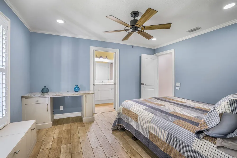 4390 2nd Square SW Vero Beach, FL 32968