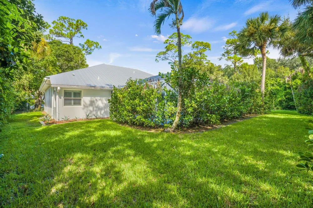 4390 2nd Square SW Vero Beach, FL 32968