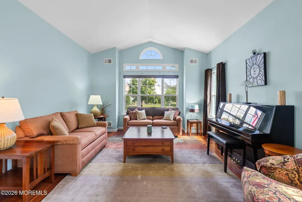 7 Kensington Road Manchester, NJ 08759